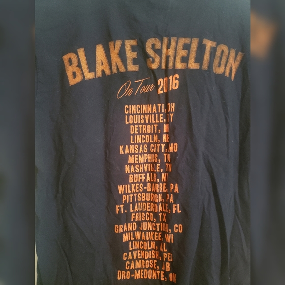 2016 BLAKE SHELTON "On Tour" Concert T-Shirt M - Picture 6 of 7